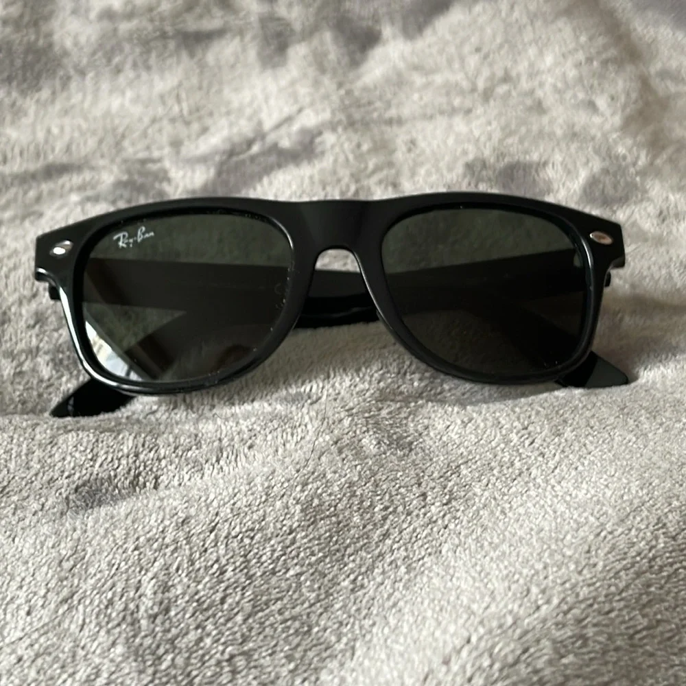 KIDS Ray-Ban SUNGLASSES